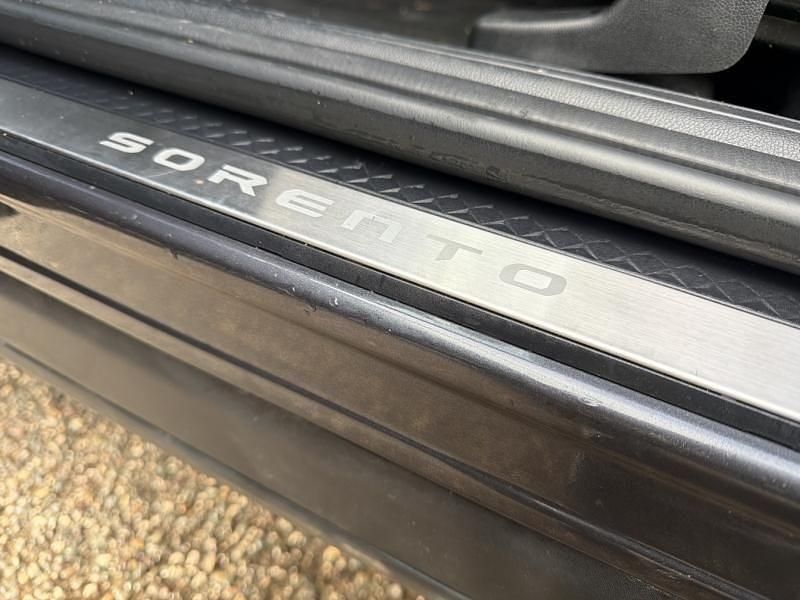 Occasion Kia Sorento 180 ch (132 kW) 2023 Gris comã¨te mã©tallisã© SUV