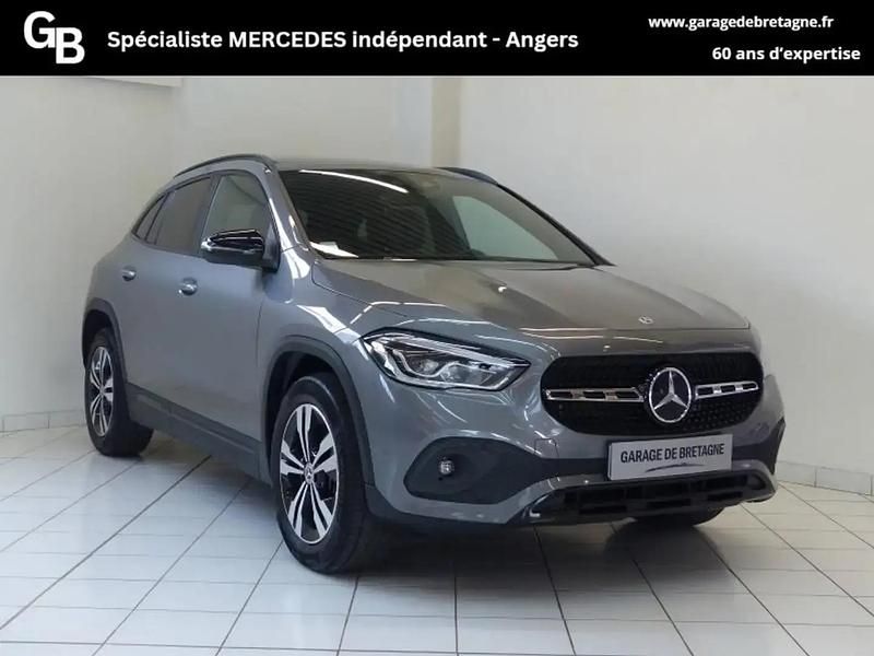 Gris Occasion 2020 Mercedes GLA200 Progressive SUV | 33 490 € (Prix assez cher) - Image 1/4
