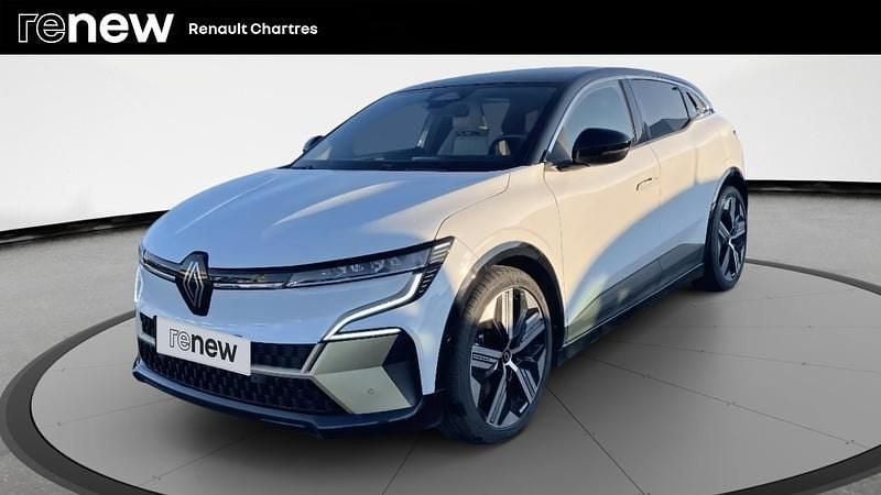 Blanc Occasion 2022 Renault Megane E-Tech Iconic Berline | 23 950 € (Prix juste) - Image 1/4