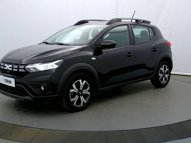 Noir Utilisé 2024 Dacia Sandero Expression Citadine | 18 899 € (Prix cher) - Image 1/4