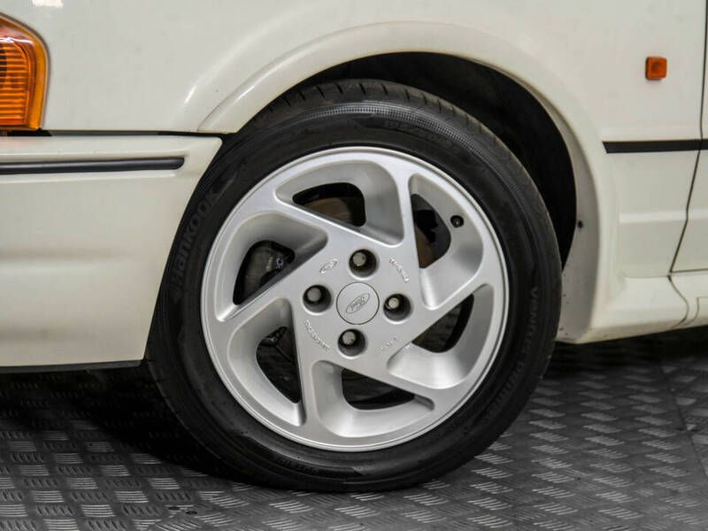 Occasion Ford Escort RS 132 ch (97 kW) 1990 Blanc Berline