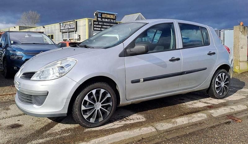 Occasion Renault Clio III 76 ch (55 kW) 2005 Gris Citadine