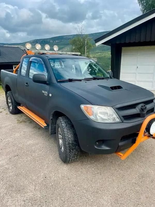 Utilisé 2008 Toyota HiLux Pick-up | 7 000 € - Image 1/4