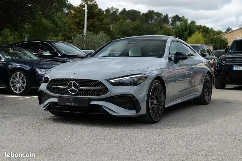 Gris Utilisé 2024 Mercedes CLE220 AMG line Coupé | 64 990 € - Image 1/4