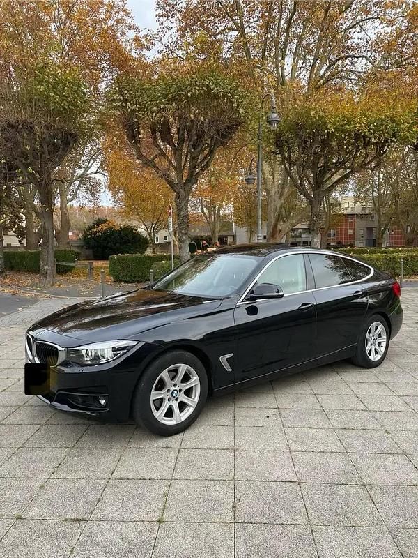 Noir Utilisé 2016 BMW 318 Gran Turismo Berline | 12 850 € - Image 1/4