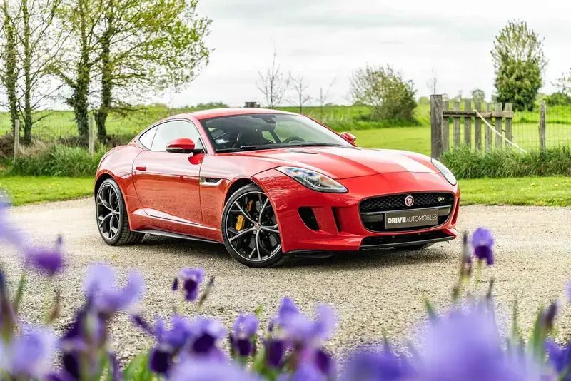 Rouge Utilisé 2014 Jaguar F-Type R Coupé | 66 990 € (Prix assez cher) - Image 1/4