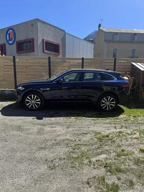 Utilisé 2017 Jaguar F-Pace Portfolio SUV | 23 000 € (Prix cher) - Image 1/4