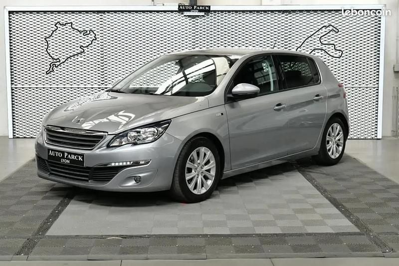 Gris Occasion 2017 Peugeot 308 Style Citadine | 7 950 € (Prix juste) - Image 1/4