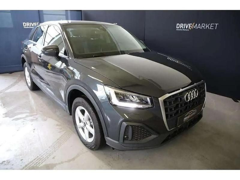 Gris Utilisé 2024 Audi Q2 Sport SUV | 33 323 € (Prix juste) - Image 1/4