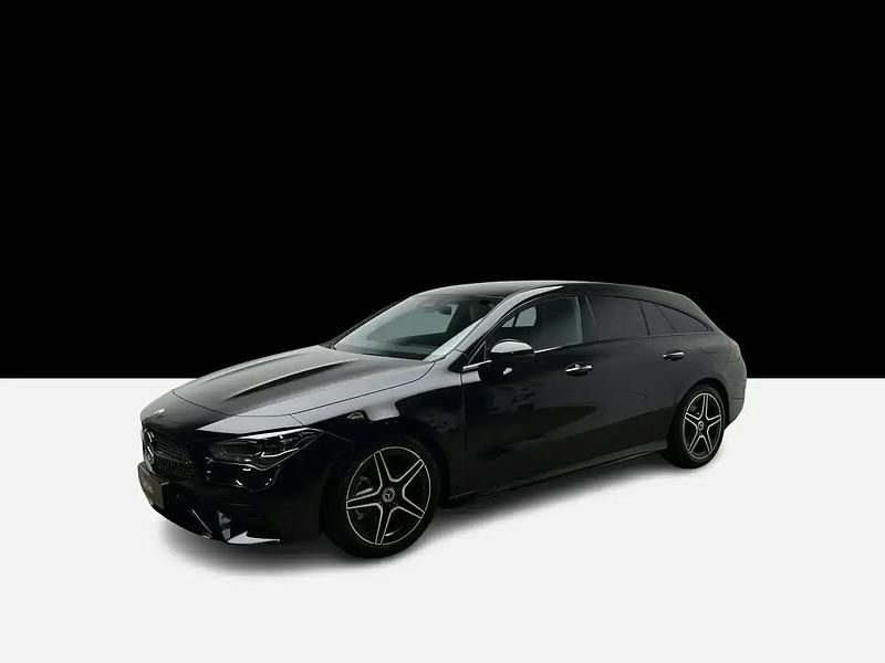 Noir Utilisé 2023 Mercedes CLA200 Shooting Brake AMG line Break | 41 015 € (Prix cher) - Image 1/4