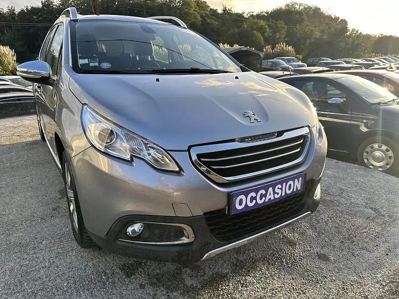 Gris Utilisé 2015 Peugeot 2008 Allure SUV | 9 290 € (Prix assez cher) - Image 1/4