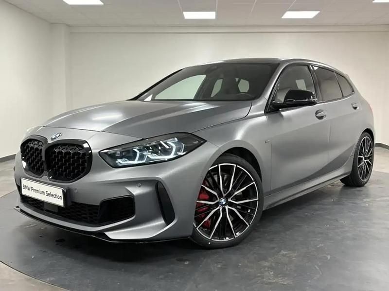 Gris Utilisé 2022 BMW M135 Sport Line Citadine | 44 900 € (Prix cher) - Image 1/4