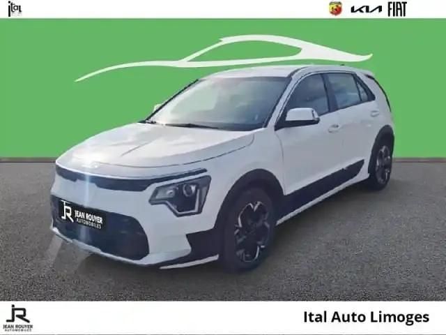 Blanc Occasion 2023 Kia Niro Motion SUV | 25 290 € - Image 1/4