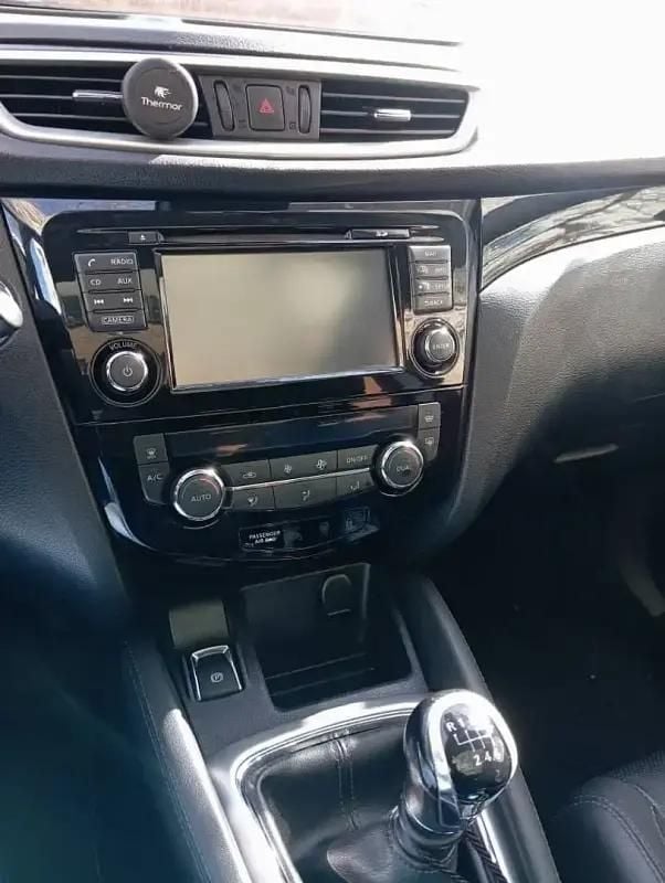 Noir Utilisé 2014 Nissan Qashqai Tekna SUV | 8 990 € - Image 1/4