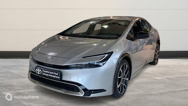 Gris minéral métallisé Utilisé 2025 Toyota Prius Design Citadine | 38 900 € (Prix juste) - Image 1/4