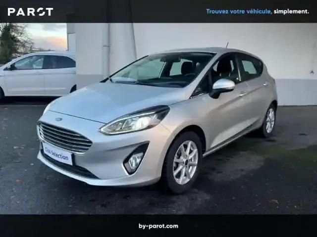 Gris clair Occasion 2021 Ford Fiesta Titanium Berline | 12 490 € (Prix juste) - Image 1/4