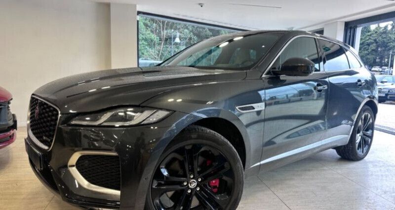 Utilisé 2023 Jaguar F-Pace R-Dynamic SUV | 72 990 € - Image 1/4