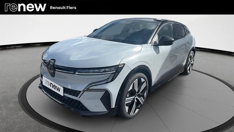 Gris Utilisé 2022 Renault Mégane Iconic Berline | 24 690 € (Prix juste) - Image 1/4