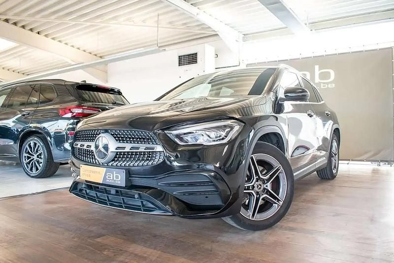 Noir Occasion 2023 Mercedes GLA250 AMG line SUV | 39 490 € (Prix juste) - Image 1/4