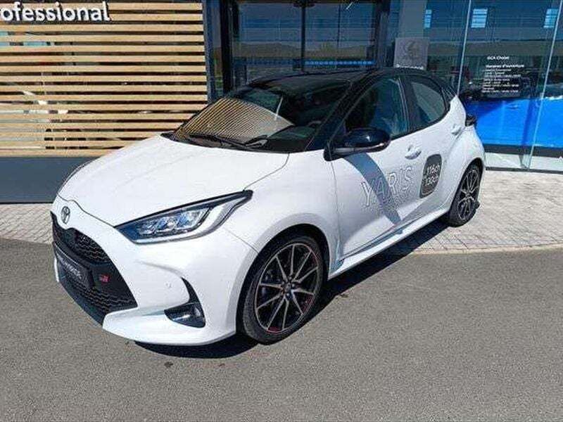 Utilisé 2024 Toyota Yaris Hybrid Sport Berline | 26 990 € (Prix assez cher) - Image 1/1