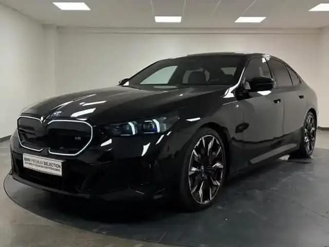 Noir Utilisé 2024 BMW i5 Comfort Edition Berline | 89 900 € (Prix juste) - Image 1/4