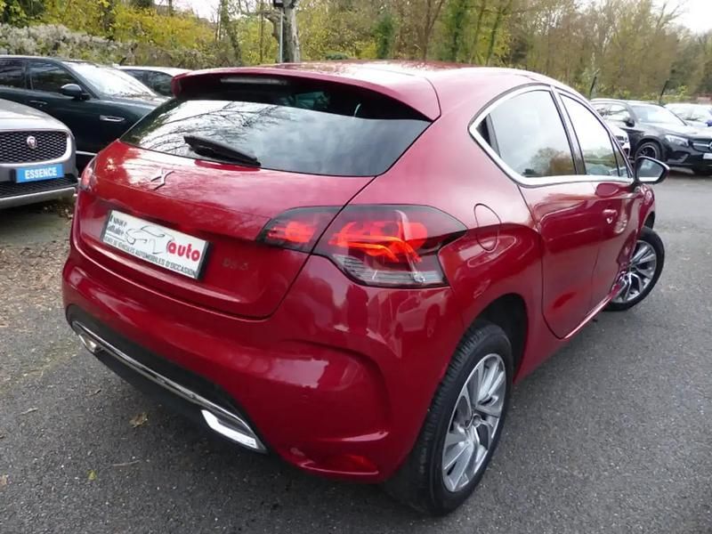Occasion DS Automobiles DS4 Sport Chic 133 ch (97 kW) 2015 Rouge Berline