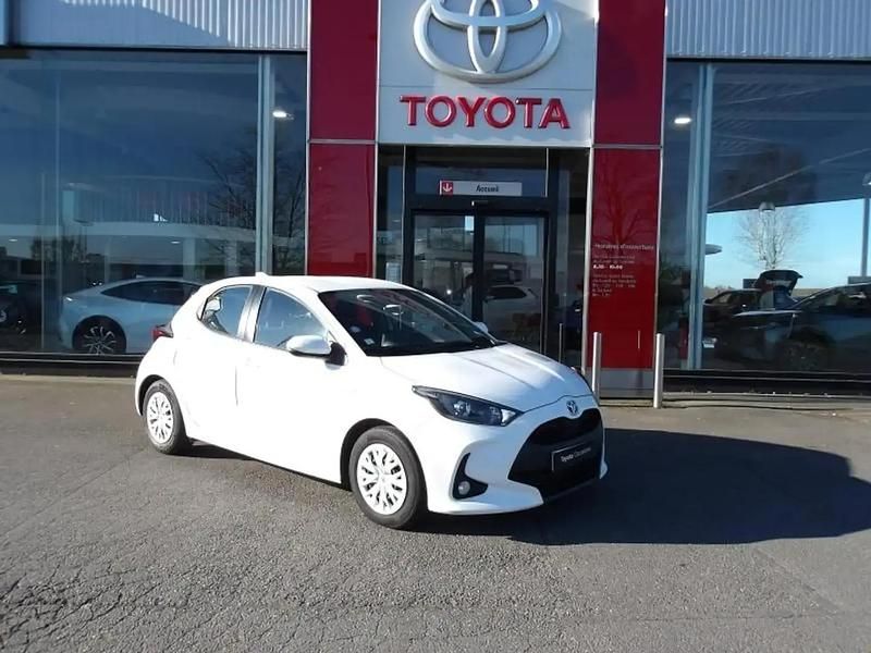 Occasion Toyota Yaris Hybrid 94 ch (69 kW) 2021 Blanc Berline