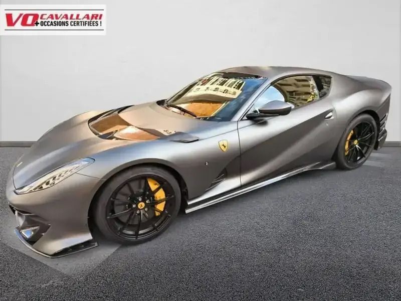 Gris Utilisé 2023 Ferrari 812 Coupé | 1 690 000 € - Image 1/4