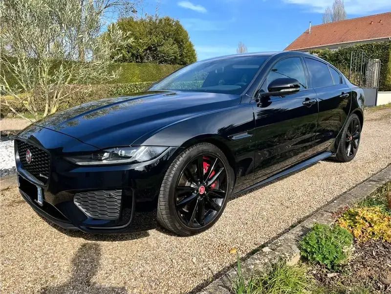 Utilisé 2020 Jaguar XE R-Dynamic Berline | 28 900 € - Image 1/4