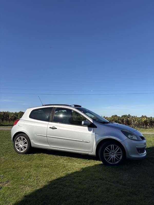 Occasion Renault Clio II Initiale 110 ch (80 kW) 2007 Berline