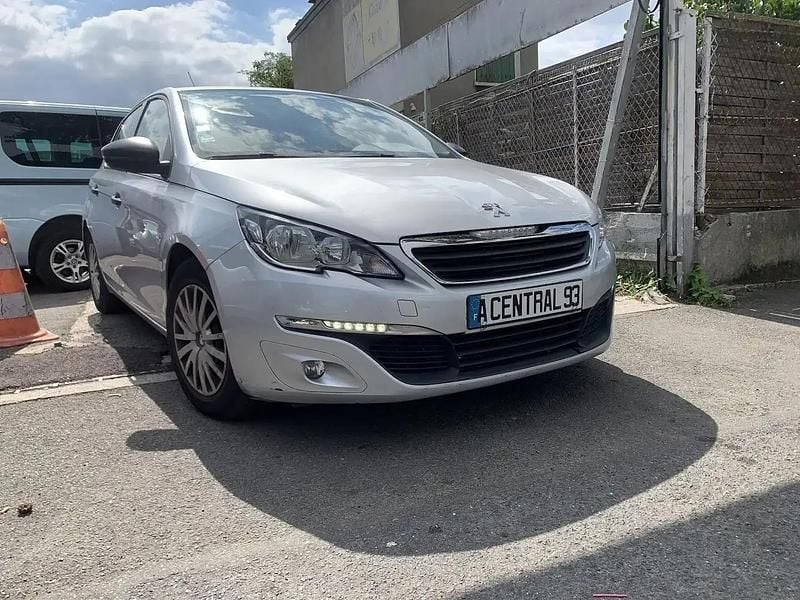 Gris Occasion 2016 Peugeot 308 Active Berline | 6 990 € (Bon prix) - Image 1/4