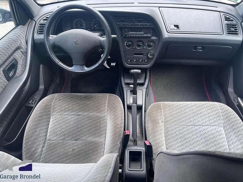 Occasion Peugeot 306 Signature Sky 102 ch (75 kW) 1996 Noir Berline