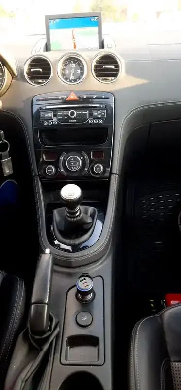 Image 2/4
