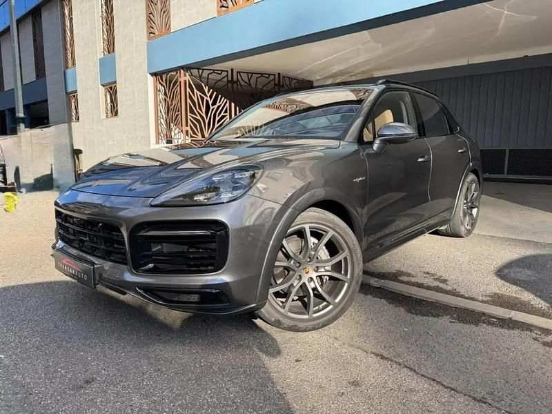 Gris Occasion 2021 Porsche Cayenne Chrono SUV | 67 990 € (Super prix) - Image 1/4