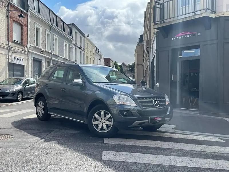 Gris Utilisé 2010 Mercedes ML300 SUV | 15 490 € - Image 1/4