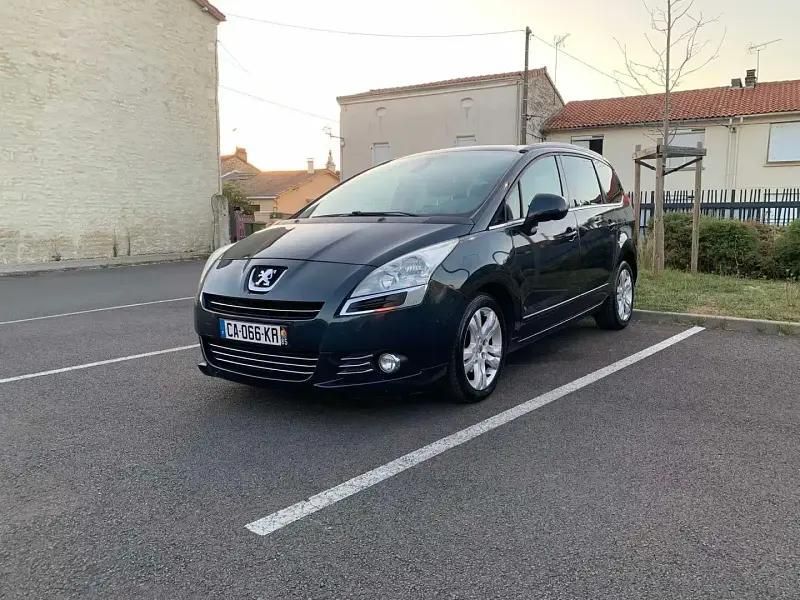 Utilisé 2012 Peugeot 5008 Allure Monospace | 6 990 € (Prix juste) - Image 1/4