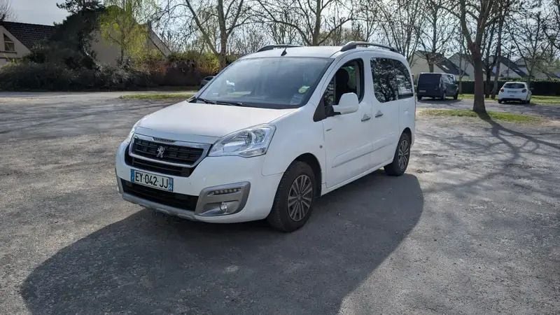 Utilisé 2018 Peugeot Partner Tepee Style Monospace | 8 300 € (Prix juste) - Image 1/4