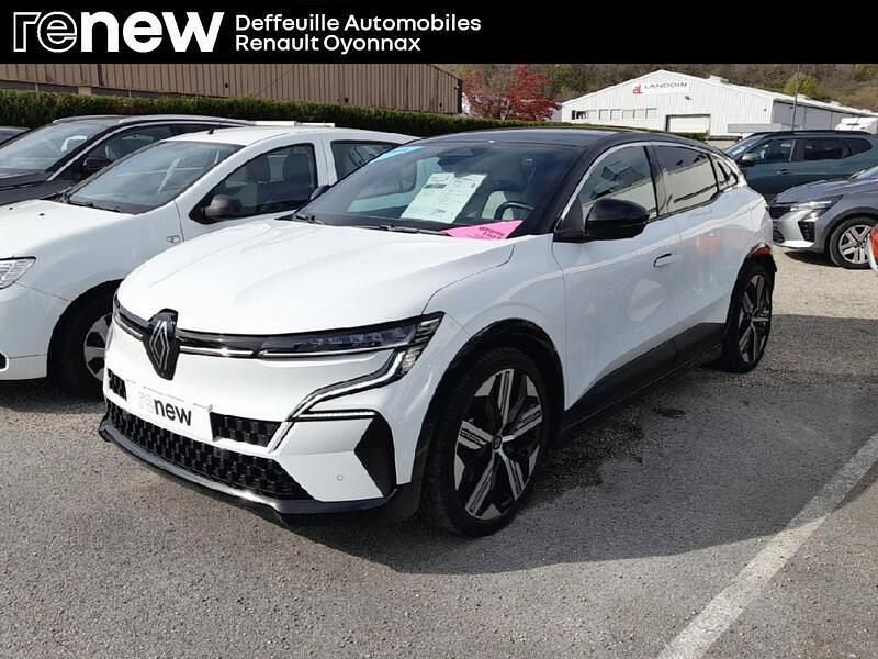 Blanc Utilisé 2023 Renault Mégane Iconic Berline | 24 990 € (Prix juste) - Image 1/4