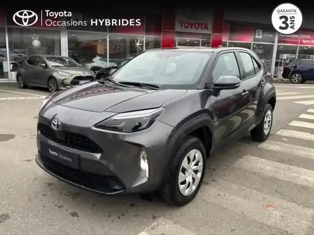 Gris atlas (m) Occasion 2023 Toyota Yaris Hybrid Business Edition SUV | 23 990 € (Prix juste) - Image 1/4