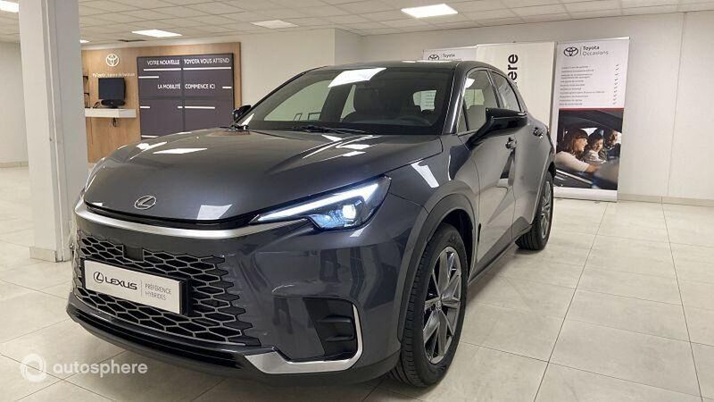 Gris Utilisé 2025 Lexus LBX SUV | 36 500 € (Prix juste) - Image 1/4