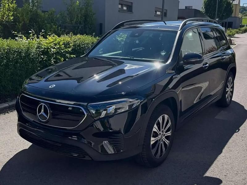 Rouge Utilisé 2022 Mercedes EQB350 SUV | 35 887 € - Image 1/4