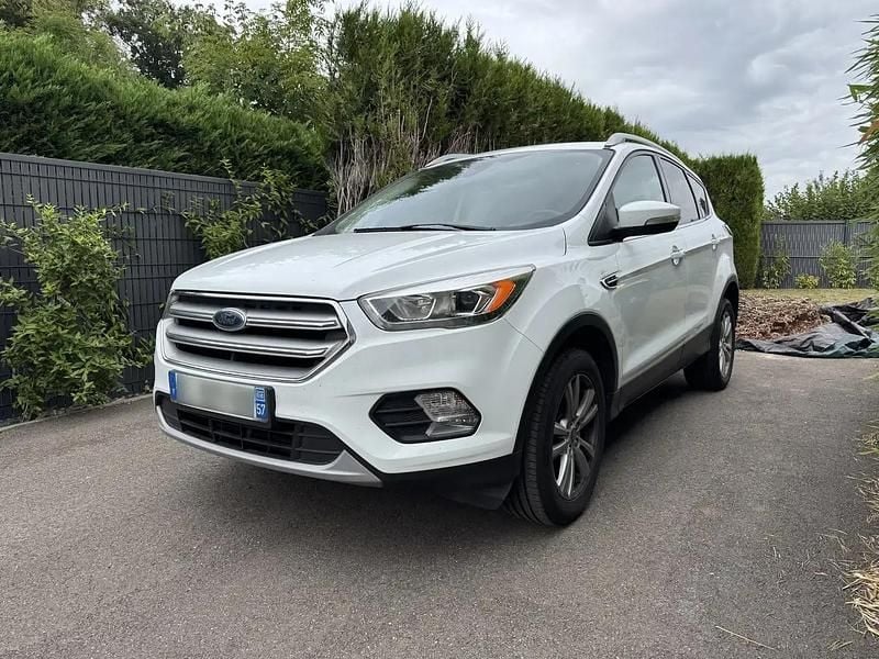 Blanc Utilisé 2017 Ford Kuga S SUV | 9 900 € (Prix juste) - Image 1/4
