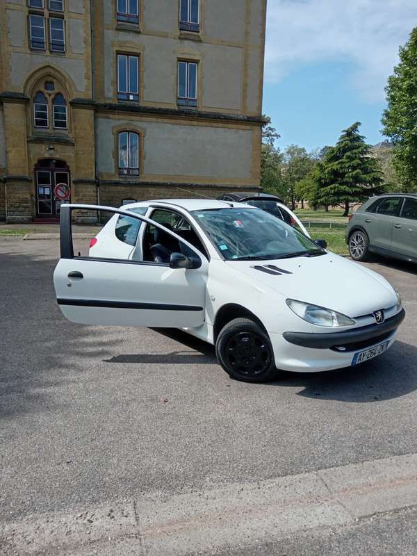 Image 3/4