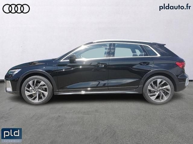 Nouvelle Audi A3 e-tron Design 204 ch (150 kW) 2025 Noir mythic métallisé Citadine