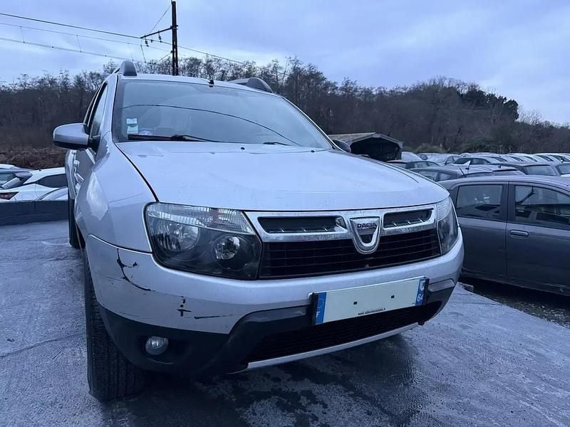 Gris Occasion 2012 Dacia Duster Lauréate SUV | 4 990 € (Prix juste) - Image 1/4