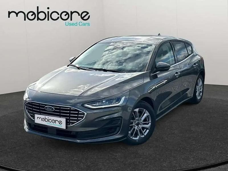 Gris Utilisé 2024 Ford Focus Titanium Berline | 24 605 € (Prix assez cher) - Image 1/4