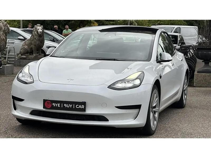 Blanc Utilisé 2022 Tesla Model 3 Standard Range Berline | 20 490 € - Image 1/4