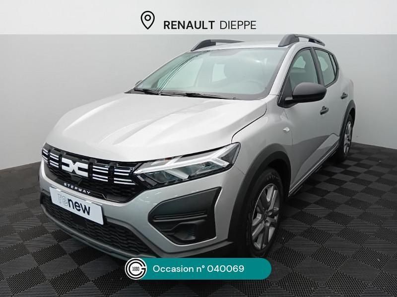 Gris Utilisé 2023 Dacia Sandero Essentiel Citadine | 13 990 € (Prix juste) - Image 1/4