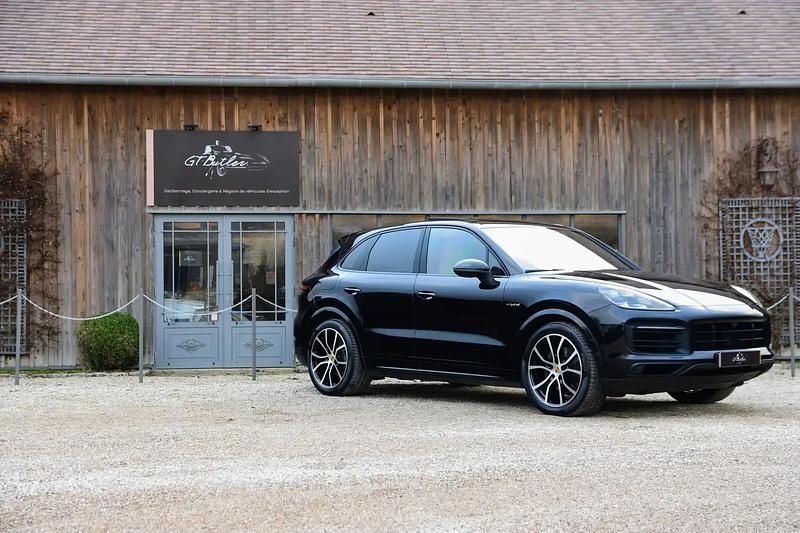 Noir Occasion 2018 Porsche Cayenne SUV | 52 500 € (Prix assez cher) - Image 1/4