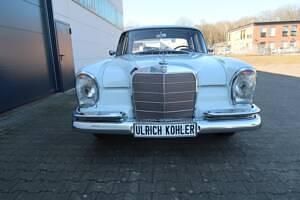 Occasion Mercedes 220 95 ch (69 kW) 1965 Blanc Berline
